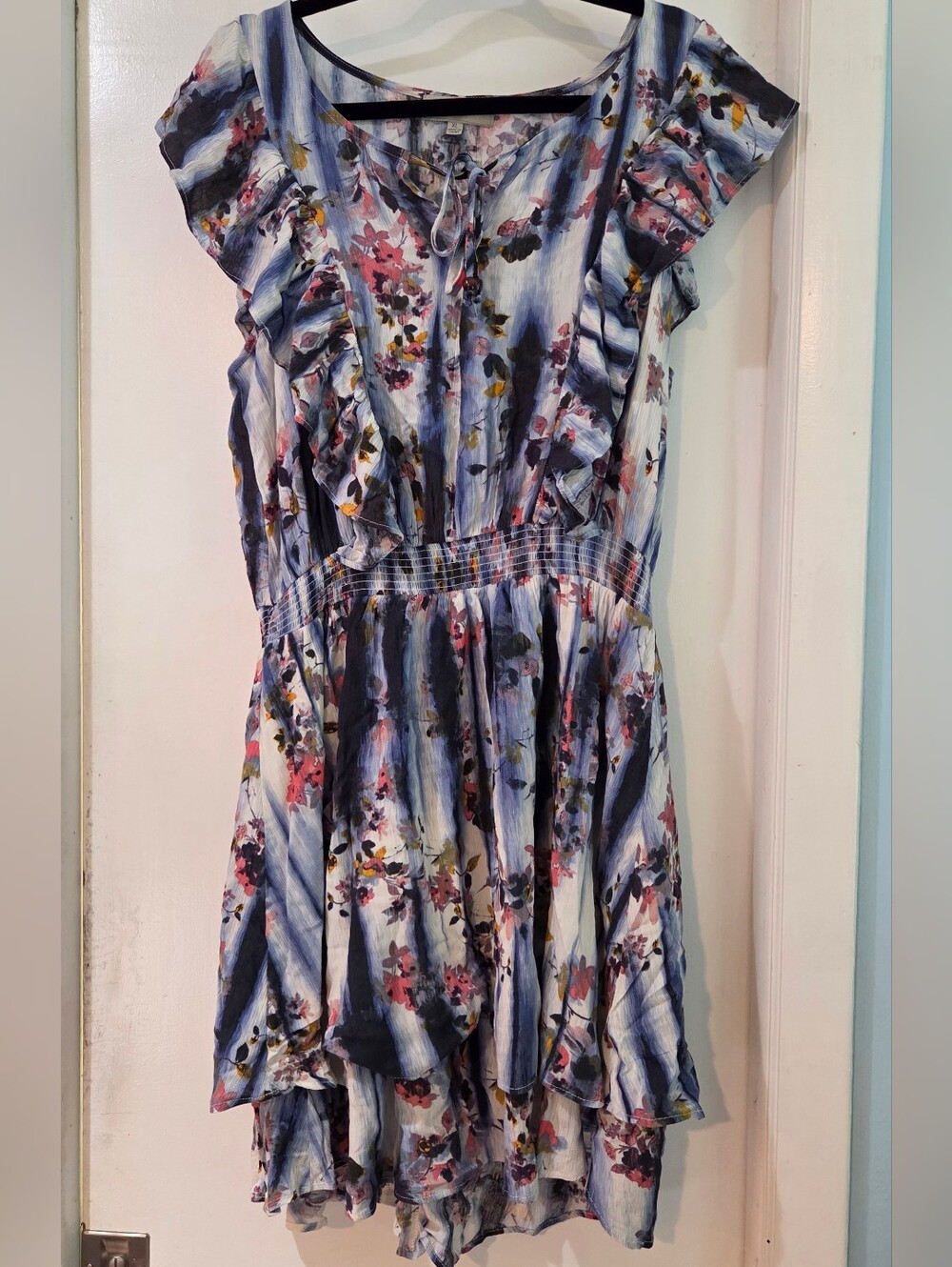 Women's Live&Let Live Blue Wash Ruffle Sleeve Floral Dress, Size XL